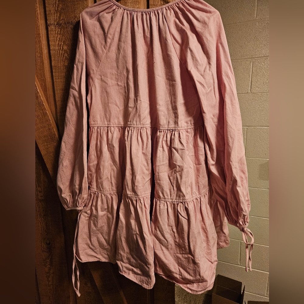 Pink Long-Sleeve Tiered Dress. Size MEDIUM - Picture 2 of 7